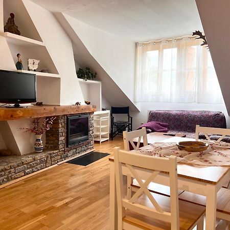 Apartamento Centrico Con Parking - L'Amfitriona Rialp Exteriér fotografie