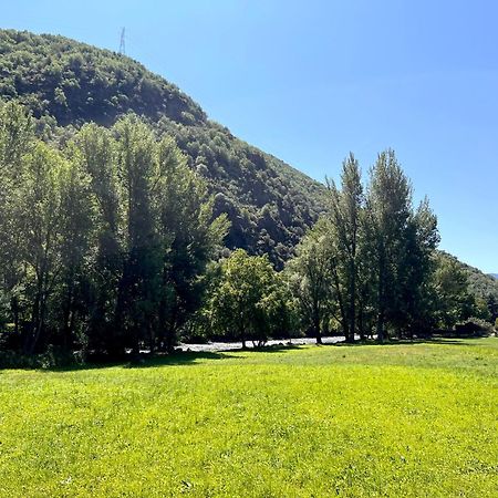 Apartamento Centrico Con Parking - L'Amfitriona Rialp Exteriér fotografie
