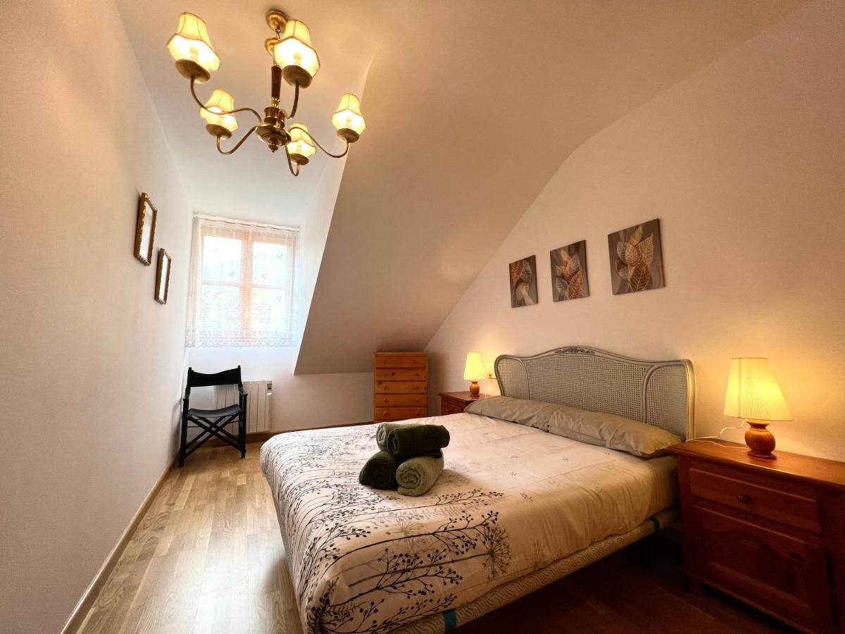Apartamento Centrico Con Parking - L'Amfitriona Rialp Exteriér fotografie